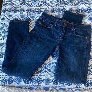 American eagle dark wash mid rise skinny jeans